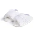 Suaves sandalias blancas de felpa para bebé con correa elástica para caminar 0-1 años - 13cm (12-18 Meses) / Blanco con Lúrex (2229-1)