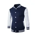 Detailansicht einer klassischen blau-weißen Collegejacke für Herren mit Stehkragen - S / Oberteile / Marineblau