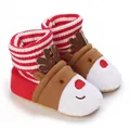 Detaillierte Ansicht der niedlichen Rentier-Babystiefel mit rot-weiß gestreiften Bündchen - Innenlänge 11cm / Rot
