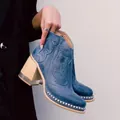 Botines cowboy azules bordados con tacón de bloque de cristal y detalles de tachuelas - 35 / Estilo de Tacón de Cristal Bordado (315) / Azul marino