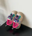 Kleurrijke kindersportschoenen met zachte zool en elastische trekkoordsluiting voor - Perzikroze