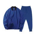 Komplette Ansicht des blauen Herren-Trainingsanzugs mit Bomberjacke und Hose - S / Oberteil Und Unterteil / Saphirblau