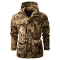 Detailansicht einer taktischen Tarnjacke mit Kapuze für Herren für Outdoor-Aktivitäten. - S / Oberteile / Erdgelb