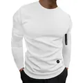Dettaglio di una t-shirt bianca a maniche lunghe da uomo con zip sulla manica nera - Bianco