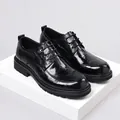 Zapatos de negocios de lujo para hombre en cuero negro con suela gruesa estilo británico - 38 / Negro