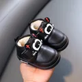 Gemütliche schwarze Baby-Schneestiefel mit warmem Fleecefutter - 16 / Schwarz