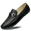 Herren Slipper aus schwarzem Leder mit Krokoprägung und warmem Fellfutter - 36 / Gefütterter Stil / Schwarz (1126)