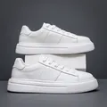 Premium heren lage witte sneakers met dikke zool voor casual sportief gebruik - Eenvoudige Geheel Witte Stijl (8332)