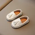 Mocassins blancs pour enfants avec glands élégants et coutures - Blanc Cassé