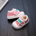 Süße rosa gefütterte Segeltuchschuhe für Kinder mit grünem Klettverschluss und weißen Sohlen - 21 / Rosa Gefüttert