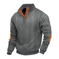 Detailweergave van heren kabeltrui met knoopkraag en elleboogstukken in grijs - XL / Tops / donkergrijs