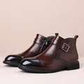 Stivaletti Chelsea classici da uomo in pelle marrone con fibbia e zip in stile retrò inglese. - Marrone (551-2)