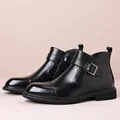 Stivali eleganti da uomo in pelle nera con fibbia laterale e chiusura a cerniera - Nero (551-2)