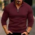 Close-up van bordeaux heren sweater met halve rits, opstaande kraag en metalen rits detail - Bordeauxrood