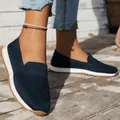 Bequeme marineblaue Loafer für Damen aus Fly-Knit mit quadratischer Spitze und Gummisohle - Marineblau