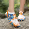 Zapatillas de agua de secado rápido blancas con patrones naranja y azul para playa - 35 / Azul