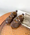 Dunkelbraune Tabi-Lauflernschuhe aus Leder für Kleinkinder mit weißen Ziernähten - Größe 15 (11.5cm) / Braun