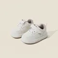 Zapatillas blancas clásicas para bebé con correas de velcro, zapatos de suela blanda SKU - Talla 16 (Longitud interior 12.5cm) / Beige Estilo B