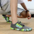 Grijze en neon groene kinderstrandschoenen met zachte antislipzool - Maat 26 (Binnenlengte 16.5cm) / donkergrijs