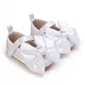 Elegantes zapatos de princesa para bebé con lazo grande de satén y suela blanda para caminar - Blanco