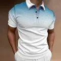 Detail van heren slim fit poloshirt met een trendy blauwe stipgradiëntprint. - S / Tops / Wit