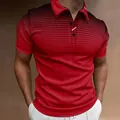 Detailopname van een rood poloshirt met een stijlvolle zwarte stippengradiënt op de top. - S / Tops / Bordeauxrood