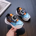 Moderne Kleinkind-Sportschuhe für 1-3 Jahre mit Drehverschluss in Blau und Orange. - Blau/Orange