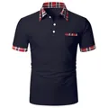 Herren-Poloshirt in Dunkelblau mit stilvollem Karomuster an Kragen und kleiner Brusttasche - Marineblau