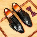 Luxe gepolijste zwarte lakschoenen voor heren met een stijlvolle en unieke vierkante neus - Zwart