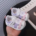 Sandalias transpirables de punta cerrada para bebés con suelas blandas para niños pequeños - Rosa