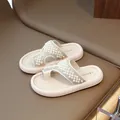 Elegantes sandalias de dedo color crema con perlas para niñas, ideales para el verano. - 26 / Blanco