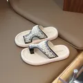 Elegantes sandalias de dedo con perlas para niñas con suela blanda en beige y negro - 26 / Negro