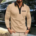 Detail van een heren polo met lange mouwen en zwarte contrastkraag in beige kleur - Khaki