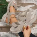 Modische graue Plateausandalen für Damen mit verstellbaren Klettverschlüssen für den Sommer - 36 / Grau