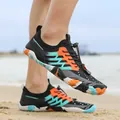 Sneldrogende waterschoenen voor strand en zwemmen in zwart met levendige accenten - 35 / Aqua Waterschoenen (m1733) / Zwart (m1733)