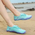 Zapatos de agua unisex transpirables de secado rápido para playa y snorkel en turquesa y lila - 35 / Azul Luna