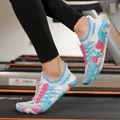 Ademende sneldrogende waterschoenen met kleurrijk camouflagepatroon voor strand en fitness - 35 / Aqua Waterschoenen (m1733) / Rood Roze (m1733)