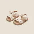 Schattige beige peuter meisjes sandalen met grote strikken en roze bloem borduurwerk - Stijl met Bloemenborduurwerk en Grote Strik (38MBX7072X) / Binnenlengte 12cm / Beige
