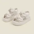 Weiche Sandalen für Kleinkinder in Creme mit süßem Doppelschleifen-Design - Innenlänge 11.0cm / Doppelte Schleife Prinzessin Sandalen (15MBX8368) / Beige