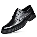 Elegante schwarze, perforierte Business-Schuhe aus echtem Leder für Herren mit Schnürung - 38 / Schwarz