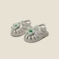 Sandales crème bébé fille avec fleur à carreaux verts et finition nacrée souple - Longueur Intérieure 14cm (Taille 22) / Chaussures Premiers Pas à Bout Fermé avec Fleur à Carreaux (9MBX903) / Beige