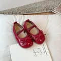 Eleganti scarpe Mary Jane in pelle rossa da bambina con grazioso fiocco e cinturino. - Taglia 23 Lunghezza Interna 14.0cm / Borgogna