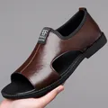 Sandalias romanas casuales de cuero para hombre en marrón oscuro con diseño transpirable - Marrón