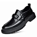 Elegante schwarze, atmungsaktive Leder-Loafer für Herren mit dekorativer Metallschnalle - 38 / Schwarz