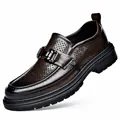 Eleganter brauner perforierter Leder-Loafer mit Zierschnalle für Business-Casual-Herrenmode - 38 / Braun