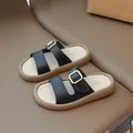 Sommersandalen für Kinder mit schwarzen Doppelriemen und goldener Schnalle, weiche Sohle - 26 / Schwarz