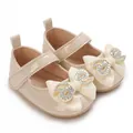 Detail of baby girl princess walker shoes with cream patent leather and rhinestone bow - Insole Length 11cm / Apricot