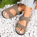 Detailansicht von Damen Retro-Plattform-Sandalen mit Doppelschnalle auf Steinen - 35 / Grau