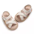 Elegante witte babysandalen voor meisjes met decoratieve geschulpte kruisbandjes - Binnenlengte 11cm / Broken Wit