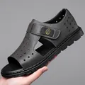 Sandalias casuales para hombre en gris oscuro transpirables con diseño deportivo - 38 / Gris